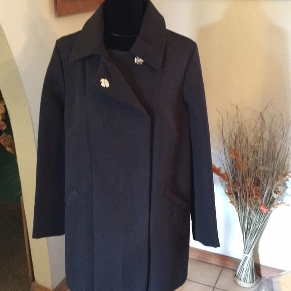 Eliza J - Picture 3 of 8